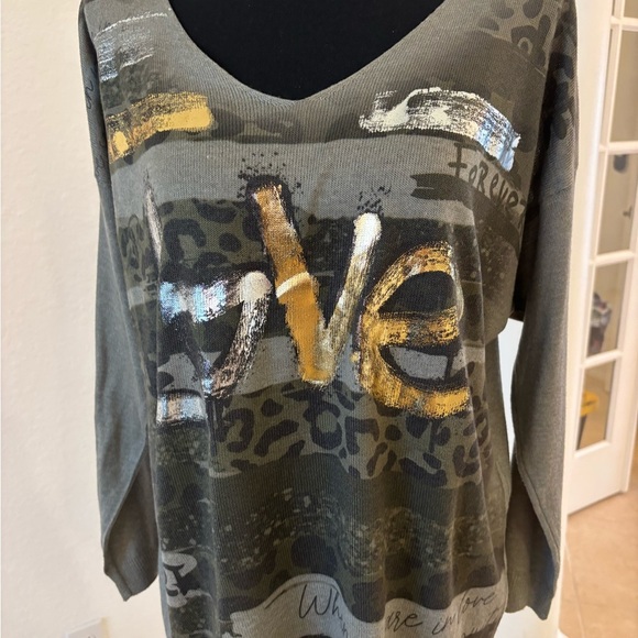 Graphic Long Sleeve Sweater ONE SIZE - Picture 2 of 5